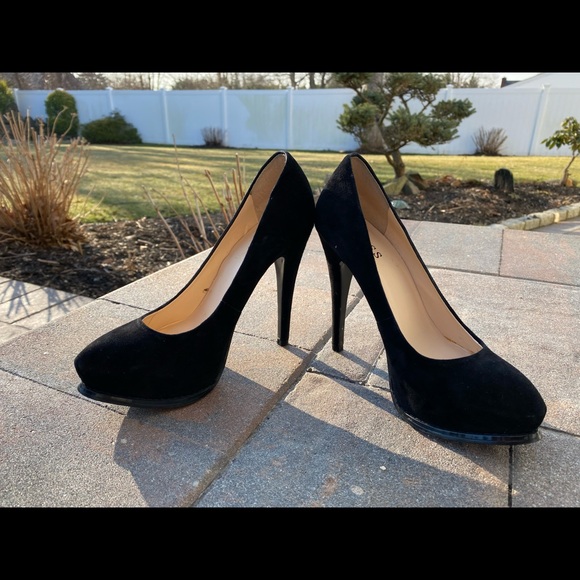 Guess Platform Suede Heels - Picture 2 of 4
